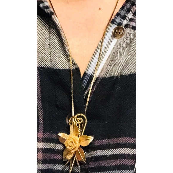 Vintage Flower Gold Tone Lariat Necklace - Picture 2 of 5